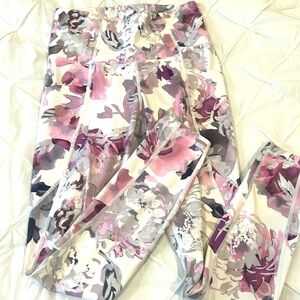 Athleta Floral legging with pockets XS
